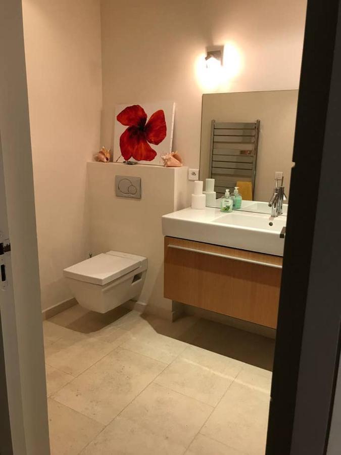 Independent One Bedroom Apartment Antibes Exteriör bild